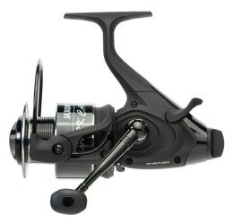 Jaxon dark carp reel 600 6-owc 1x nyeletőfékes orsó