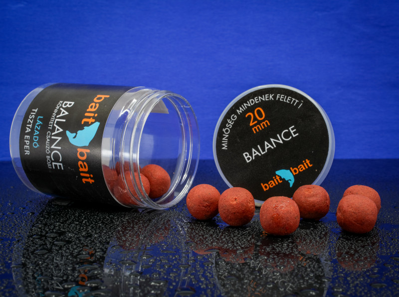 Baitbait lázadó (tiszta eper) - 12mm 75g balanszírozott horogcsali